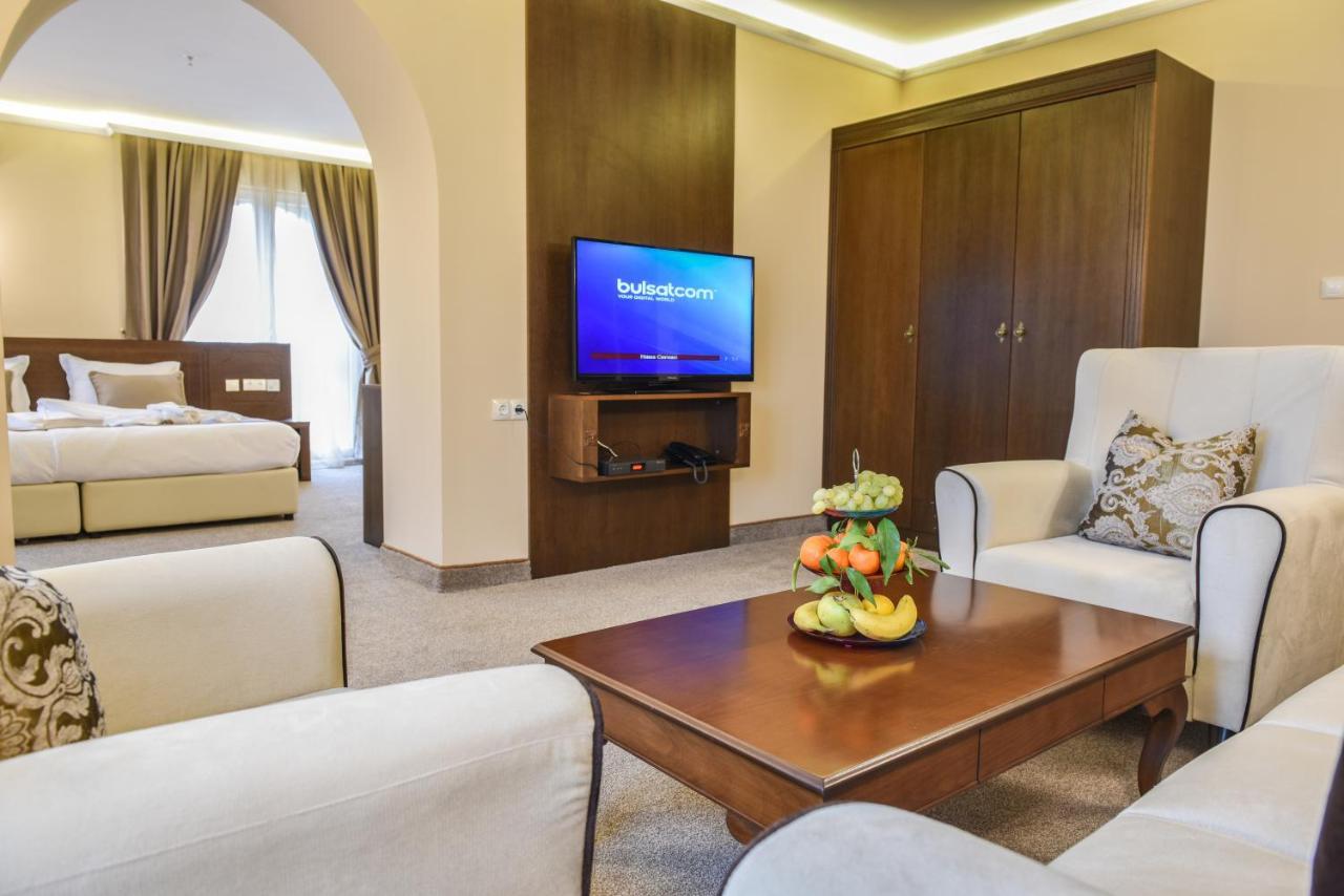 סבילנגראד Sahara Hotel מראה חיצוני תמונה