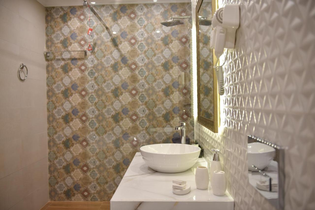 סבילנגראד Sahara Hotel מראה חיצוני תמונה